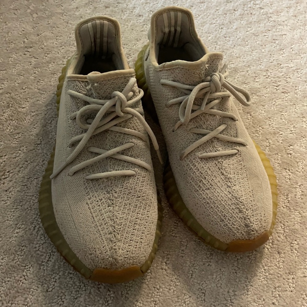 Slightly used men’s Yeezeys!